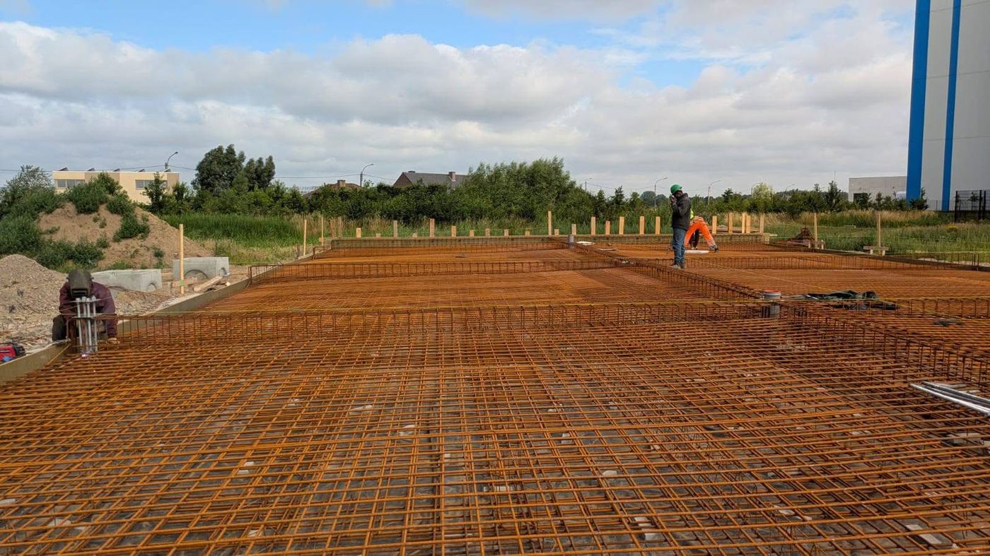 Wapeningsnetten op bouwwerf